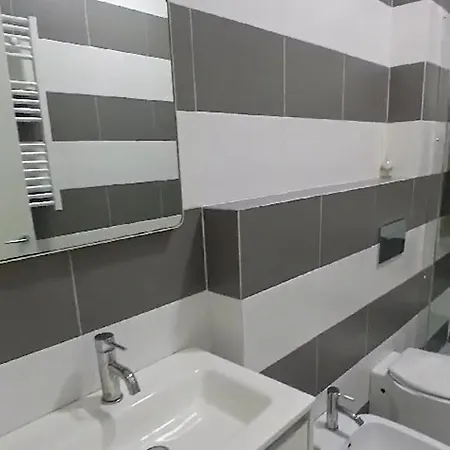 Lägenhetshotell De Lollis 3*