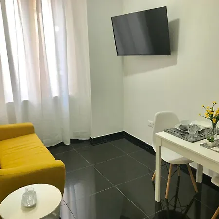 Lägenhetshotell De Lollis 3*